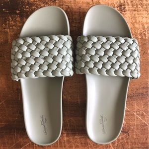 Woven sandal slides light blue
